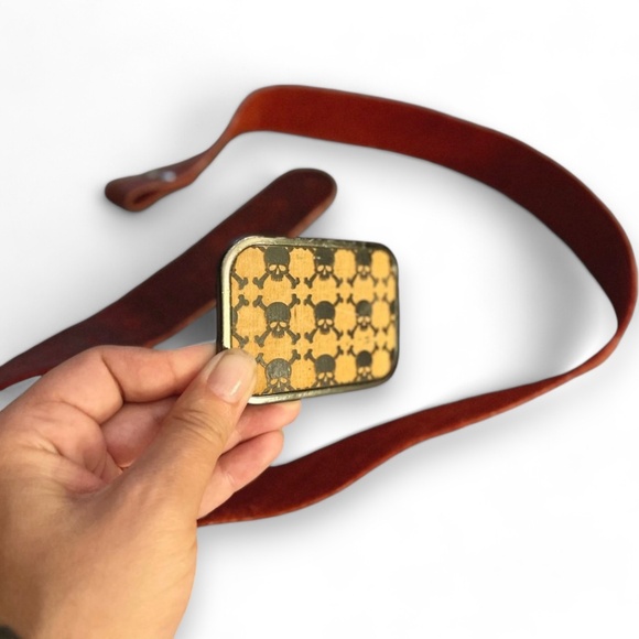 Bamboo Skull & Crossbones Unisex Removable Belt Buckle - Picture 2 of 5